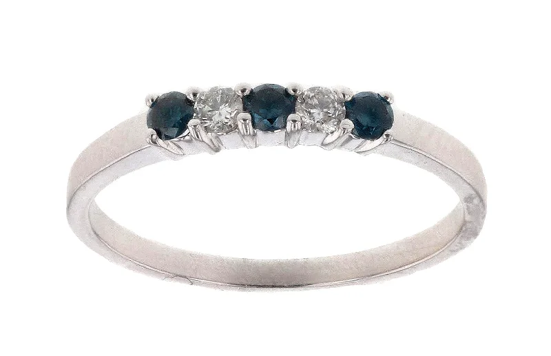 Blue Diamond Ring (Blue Diamond 0.15 cts. White Diamond 0.11 cts.)