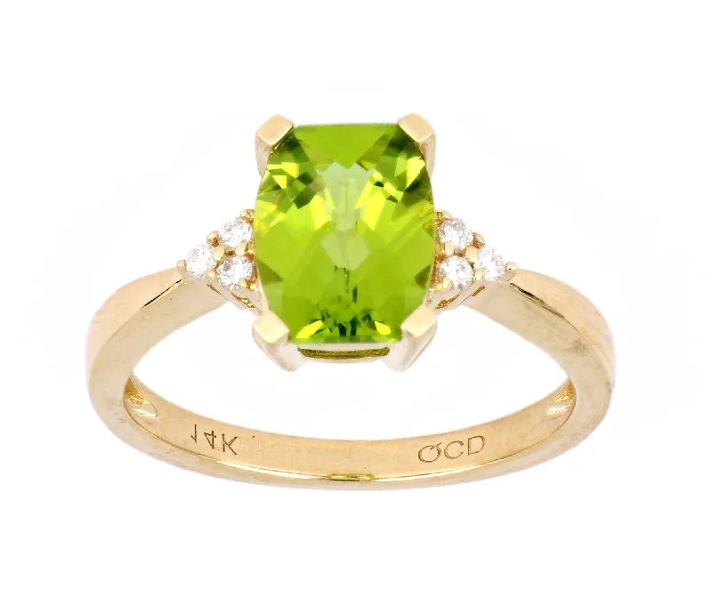 Peridot Ring (Peridot 2.19 cts. White Diamond 0.08 cts.)