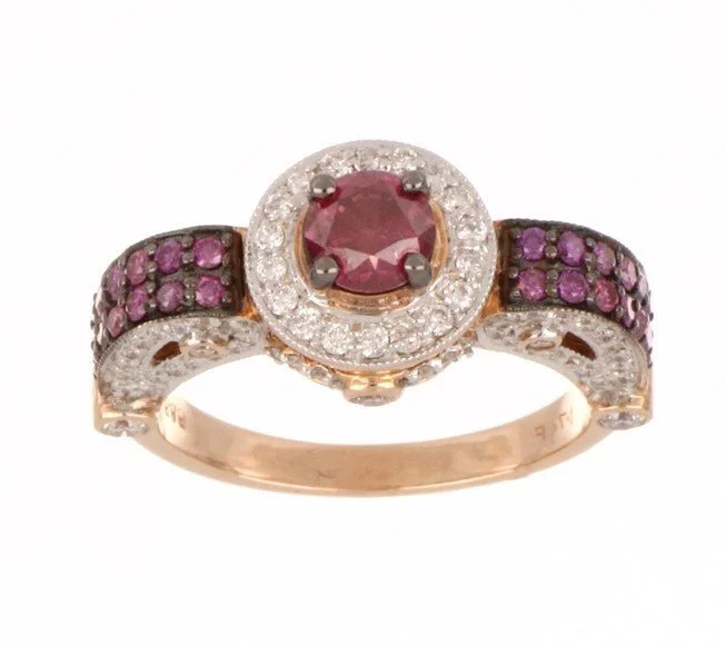 Purple Diamond Ring (Purple Diamond 0.61 cts. Purple Diamond 0.95 cts. White Diamond)