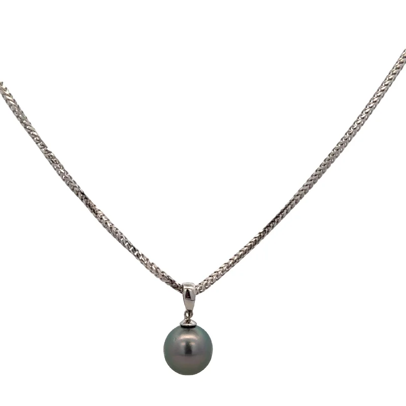 Tahitian Pearl Pendant in White Gold with Chain