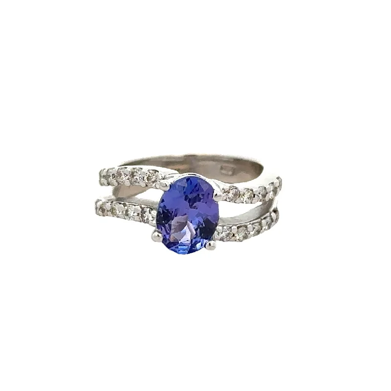 Tanzanite and Diamond Ring in White Gold